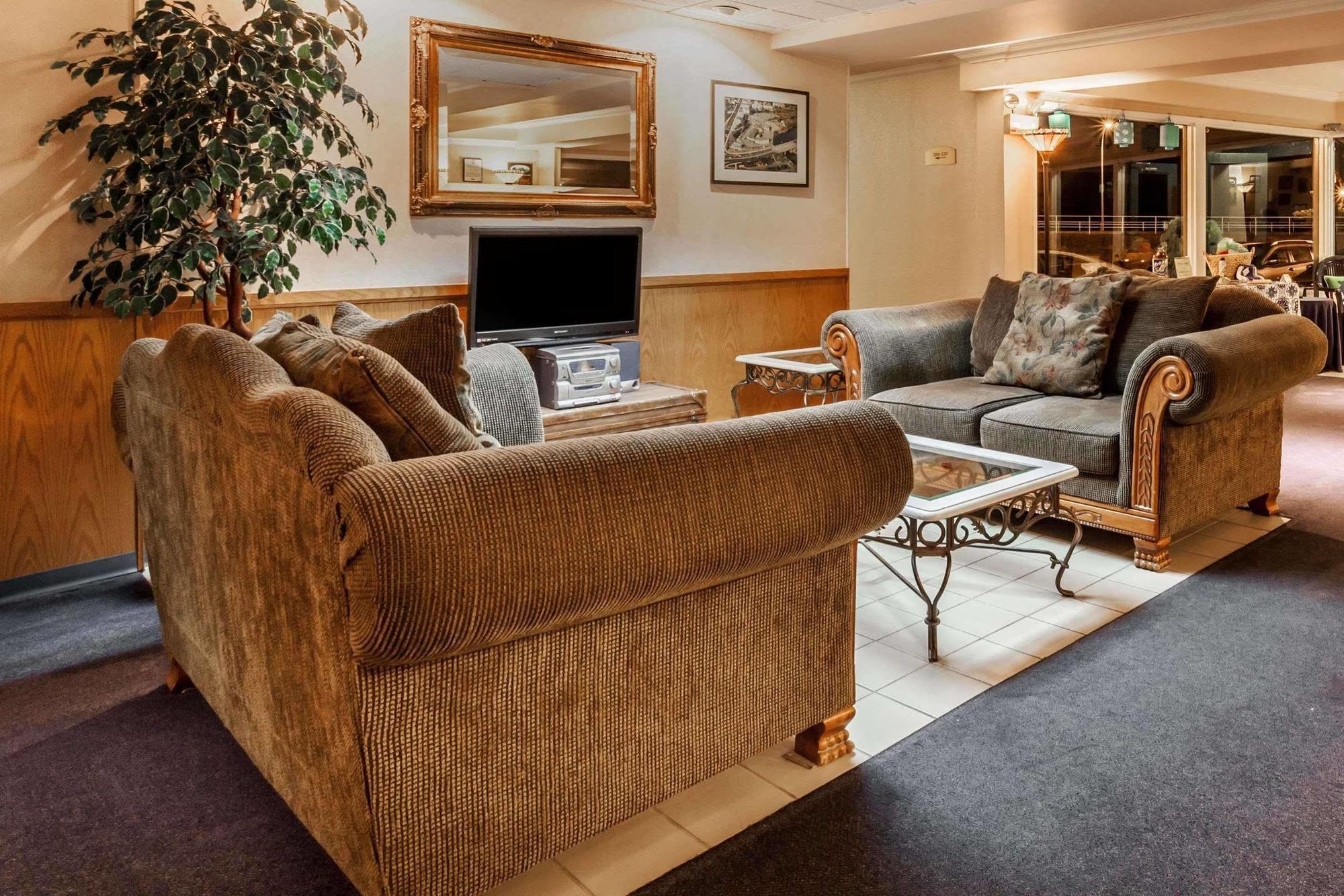 Howard Johnson By Wyndham Nanaimo Harbourside Ngoại thất bức ảnh